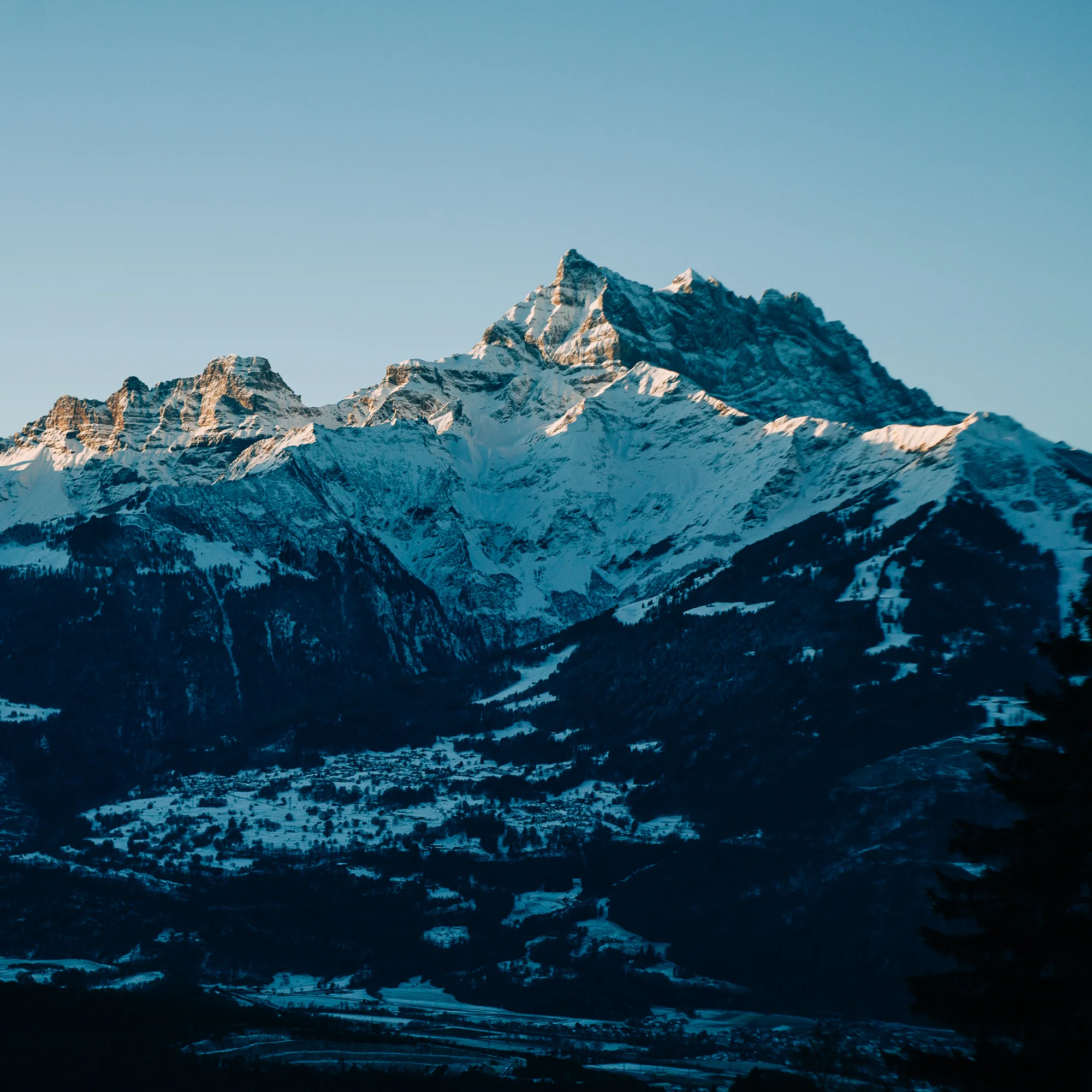 sunrise upon the peaks