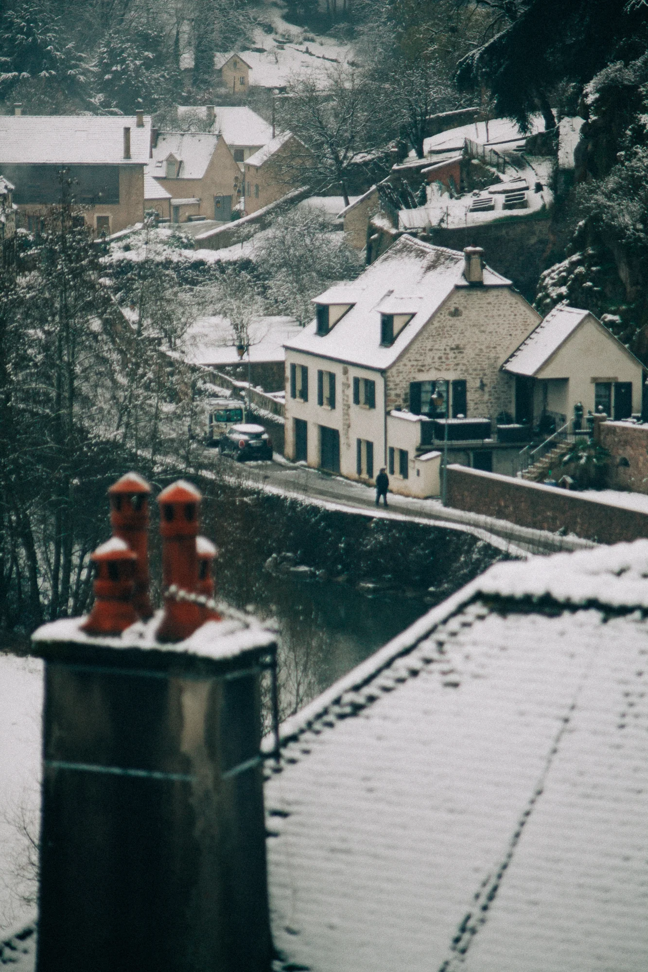 snow covered semur-en-auxois